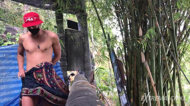 Extremalchiki: Masturbando perto da estrada