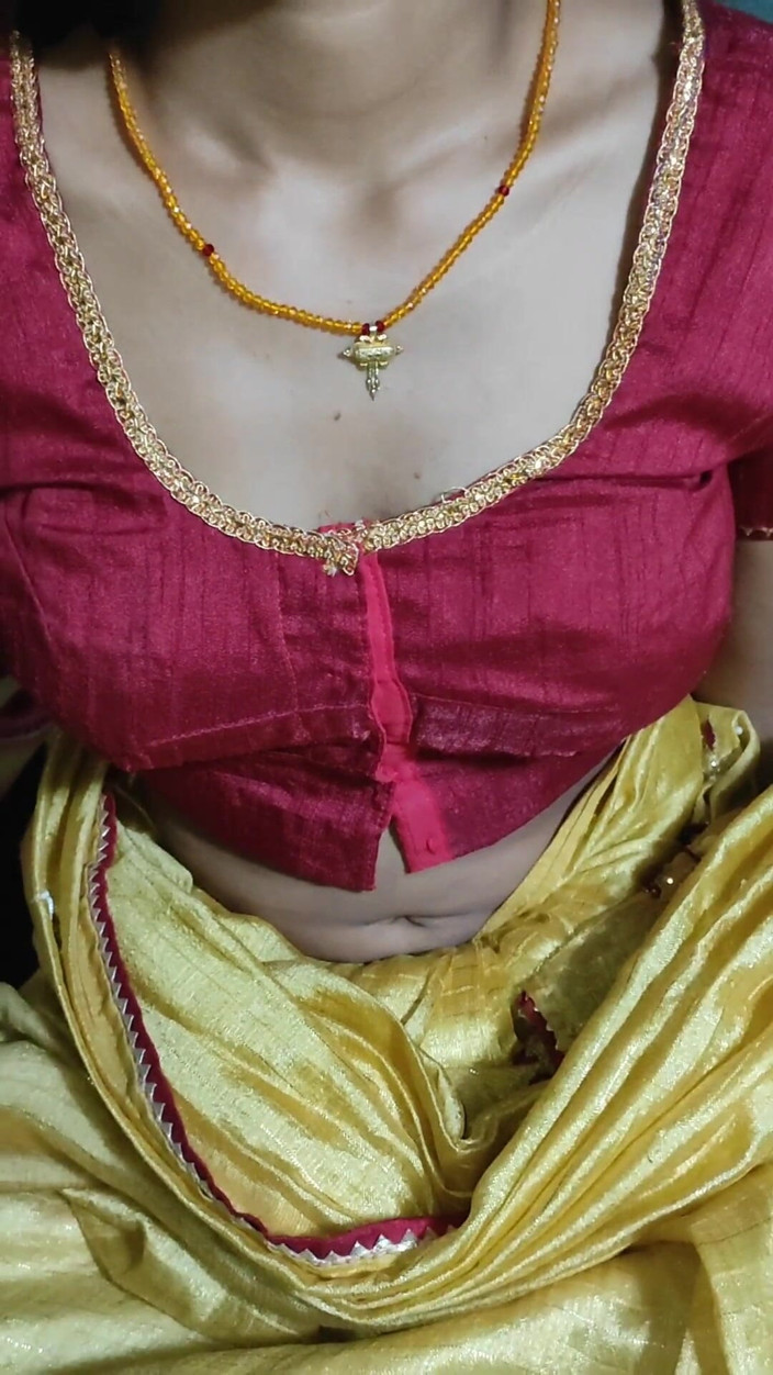Gini272: Bhabhi in Yellow Saree Hindi Talking Cheating with Husband Fucking...