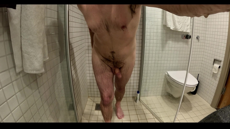 TheDane1122: Onani i duschen