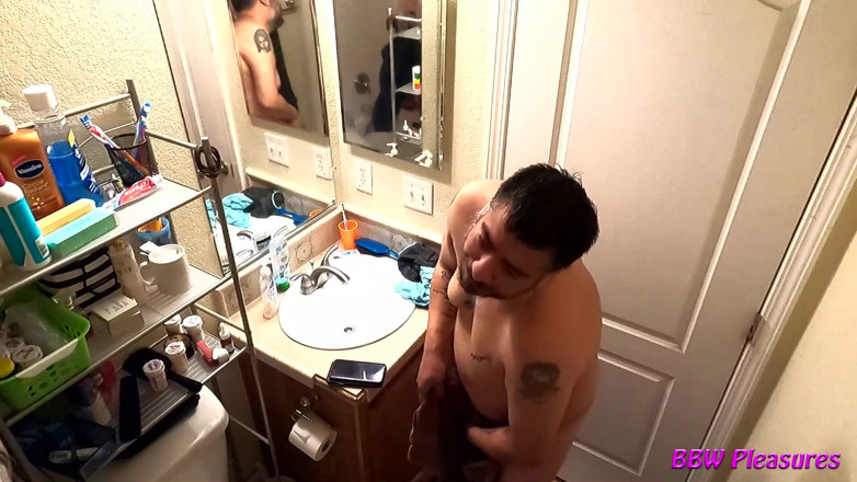 BBW Pleasures: Exhibitionist BBW couple shower
