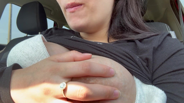 AmayaMori: My Stepsister Sneezes From Flowers and Gets in the Car...