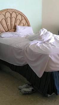 Ik bestelde roomservice en ik neukte de ober