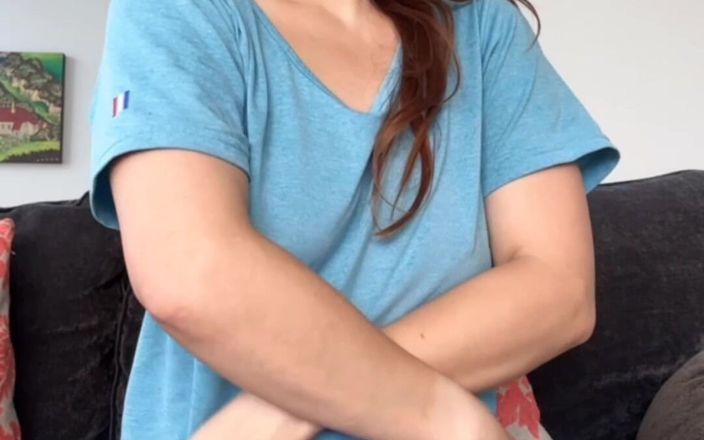 Taiwan nudenz: Taiwan Student Shaving Pussy and Using Vegetable for Dildo