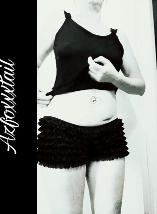 AzFoxxxTailPhelicia: ถอดเสื้อผ้า 2 - กางเกงในนุ่มฟู