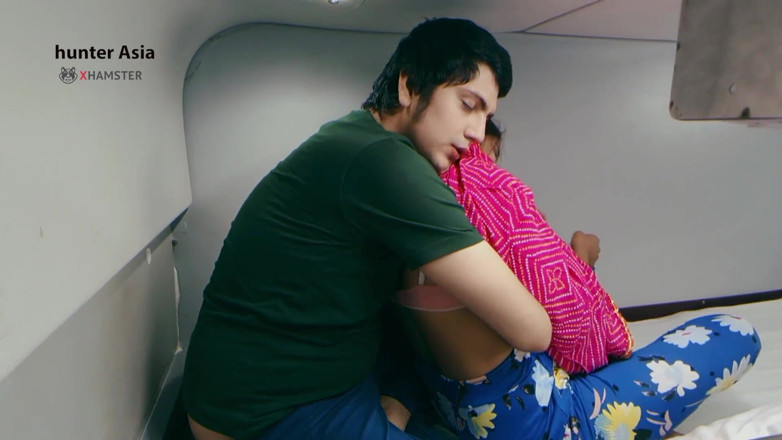 hunter Asia: Viagem de trem com Indiana MILF é inesquecível
