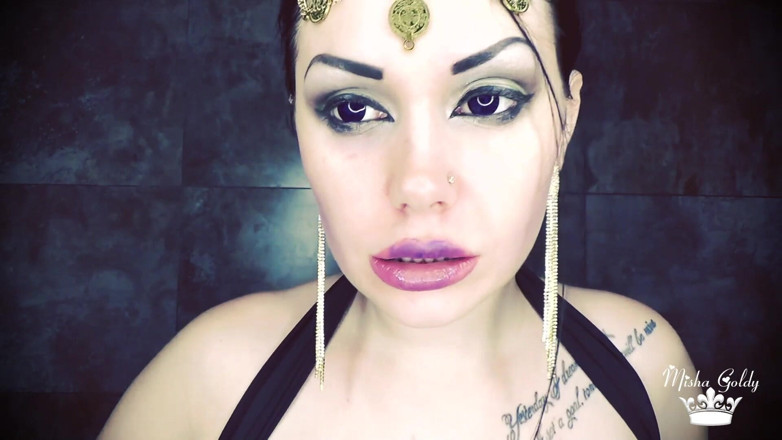 Goddess Misha Goldy: Nữ thần đen tối cảm thấy một cơn đói vô độ!