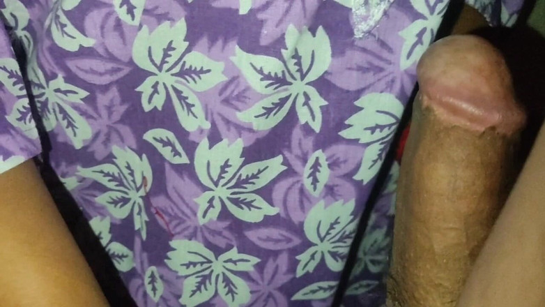 X69: 尼泊尔女孩想要大萨利莱图洛拉多查希约火车站。