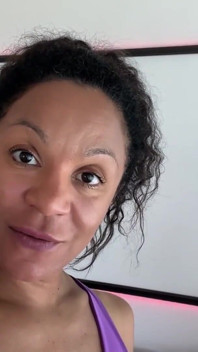 JOI s chlupatou kundičkou z femdom milf