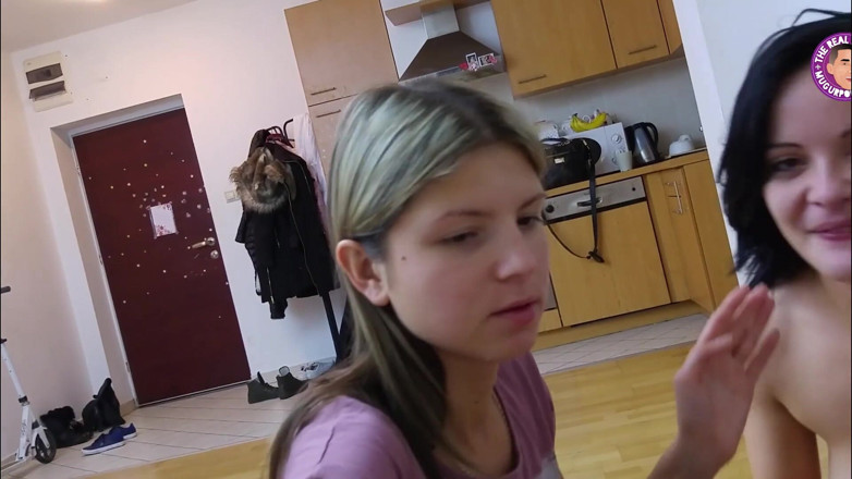 Mugur's World: Futai din gură în pizdă în trei cu Gina Gerson și Dolly Diore