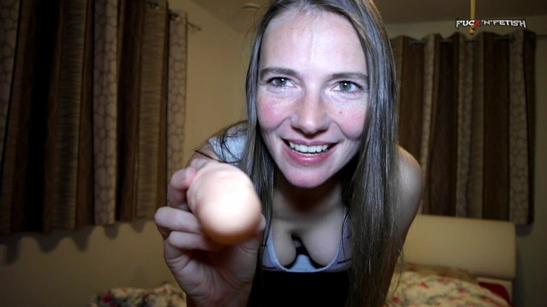 Fuck n Fetish: Karina тебя одевает - женское доминирование