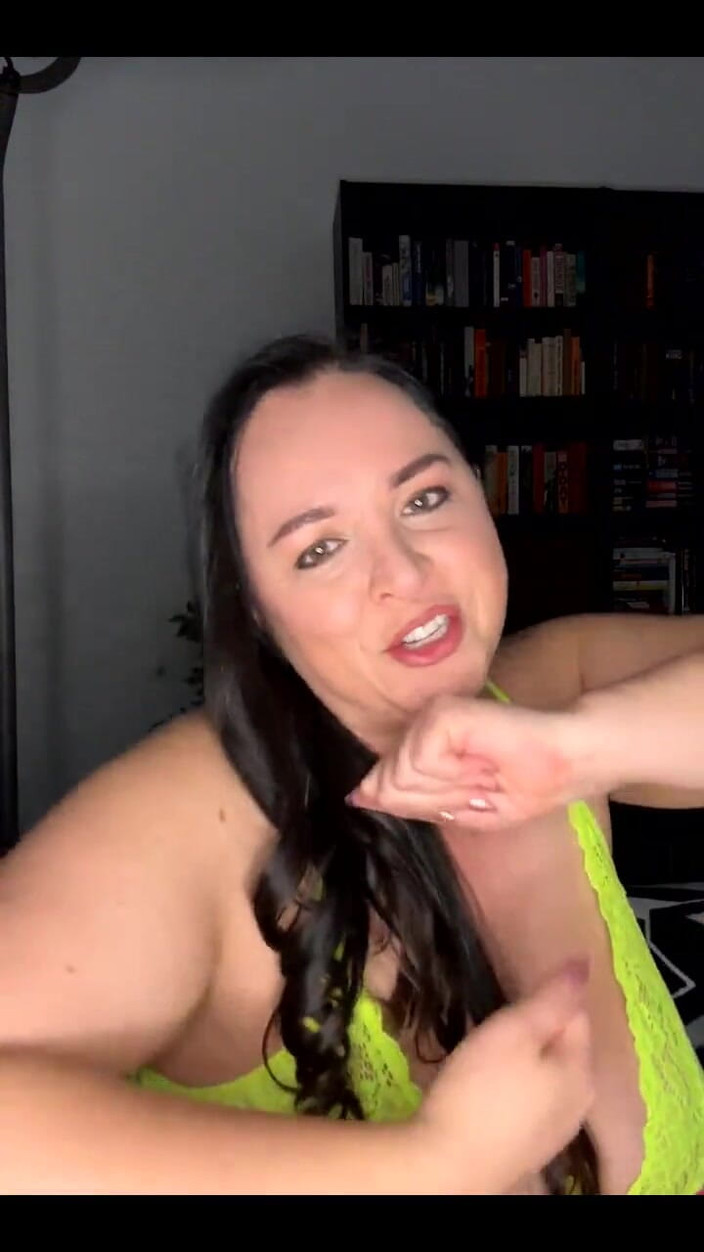 Amanda Thickk:  Amanda Thickk, flux