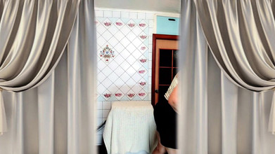 Lukerya: Gorąca gospodyni Lukerya w domowym otoczeniu