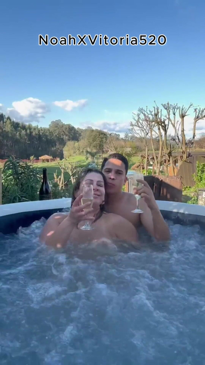 Vitoria Coronado: Outdoor Sex with a Hot Blonde MILF in a Hot...