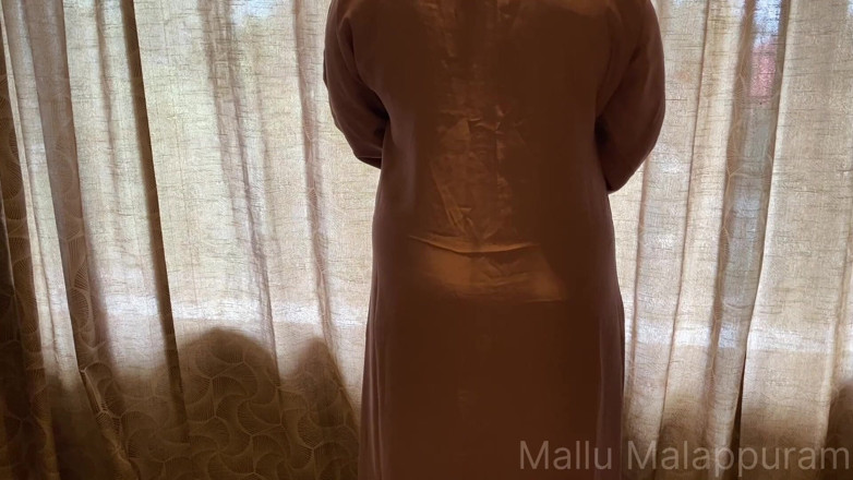Mallu_Malappuram: Musulmana mallu Thatha și cumnatul vitreg se fut pe la spate în...