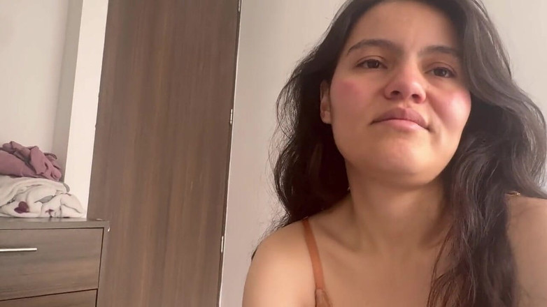 scarlettandc: 我用足部按摩给我妻子的奴隶吹气，让我达到高潮