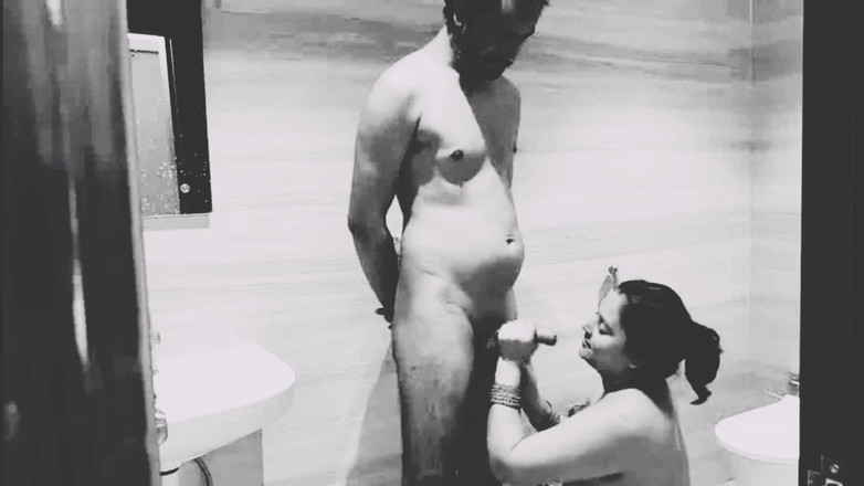 Sanayababhi: Matrigna e figliastro fanno la doccia e fanno sesso in...