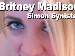 Edge Interactive Publishing: Britney Madison e Simon Synister de biquíni punheta facial
