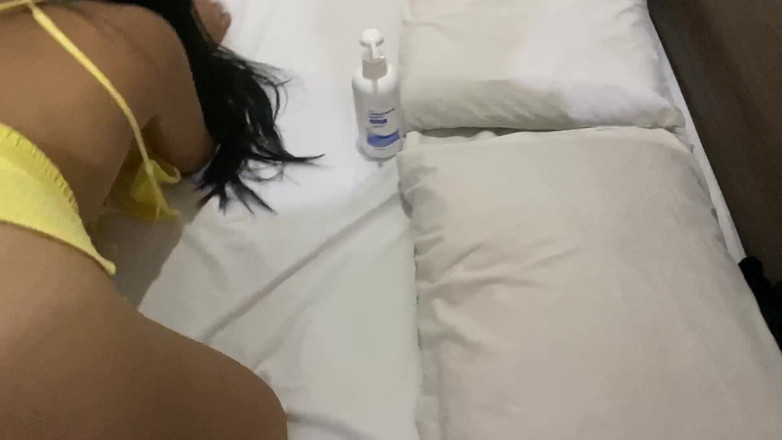 Yohamedi: Podvádějící manžel vezme svou milenku šukat do luxusního hotelu