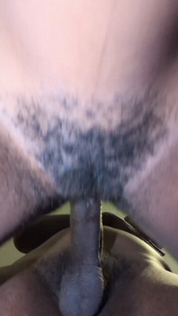 J’aime Quand Une Grosse Bite Noire Baise Ma Chatte Poilue