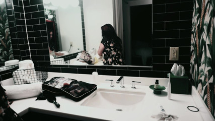 SexyNEBBW: Bathtub getting ready for the day