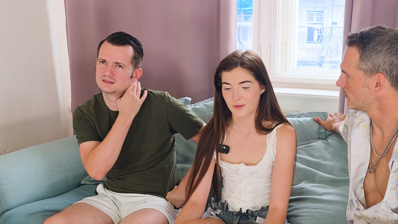 Tommy Wood XXX: Pasukan berganda British Hottie Rhiannon Ryder on Tom Games Pod