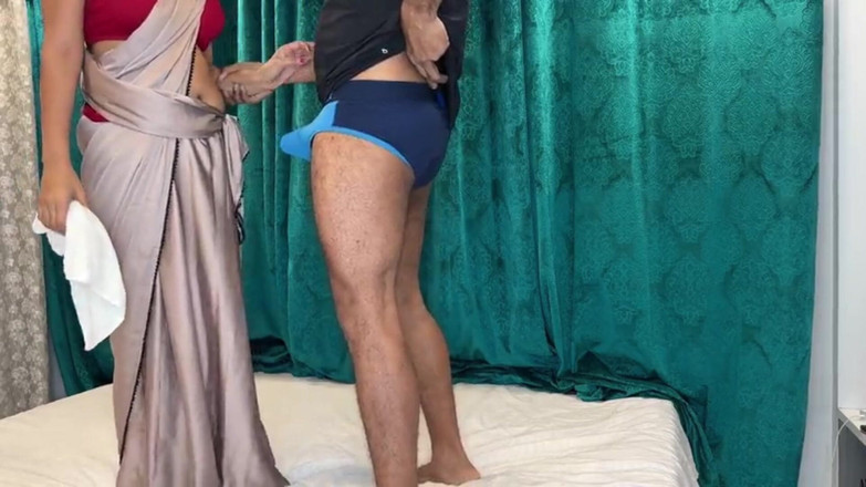 Nisha bhabhi ki chudai: Indická mladá nevlastní sestra šuká s nevlastním bratrem