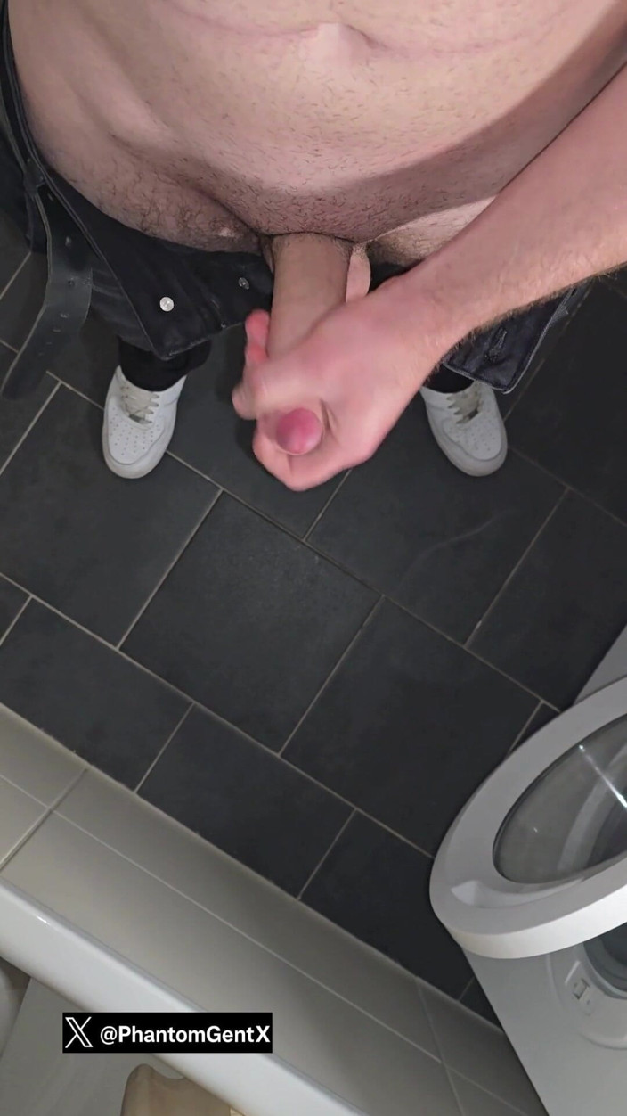 PhantomGentX: Ingoia un cazzo enorme con chiacchiere sporche- Seguici su X:...