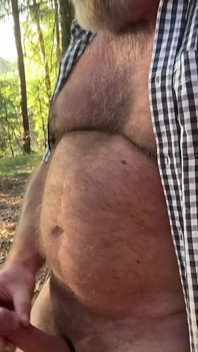 Geile papa in het bos