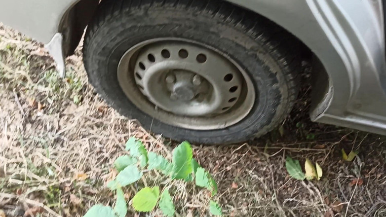 DirtyLubov: Masturbasi Dan Bercinta Di Dalam Mobil