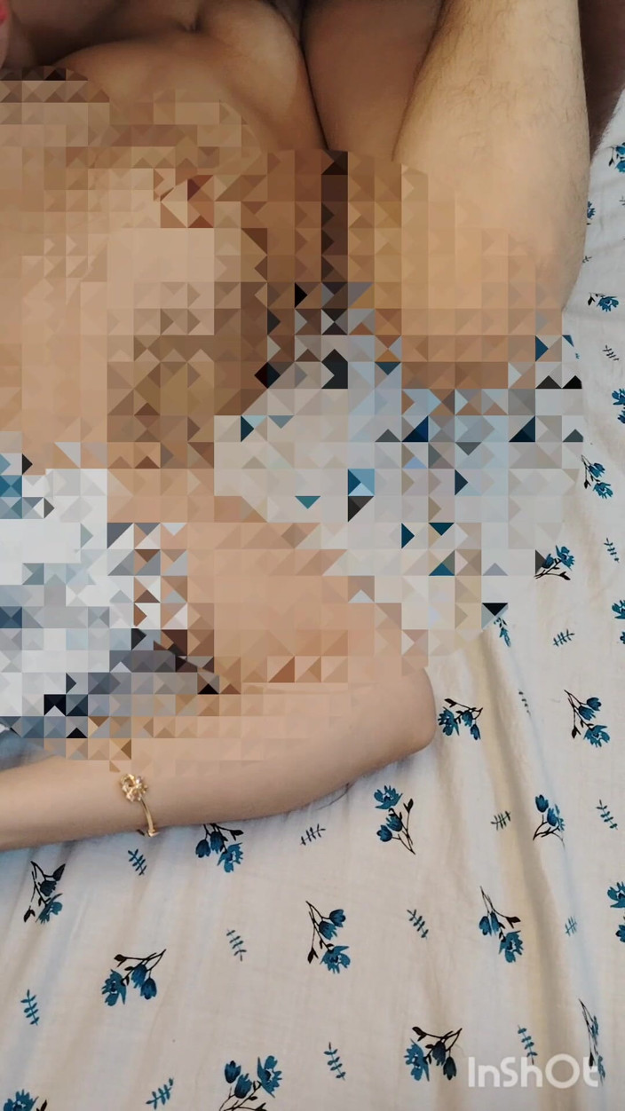 Asmita and sohom: ऑफिस बॉस मेरी पत्नी को चोदता है अंतिम भाग