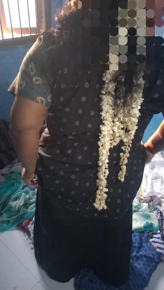 Tamil lesbian: After Bathing