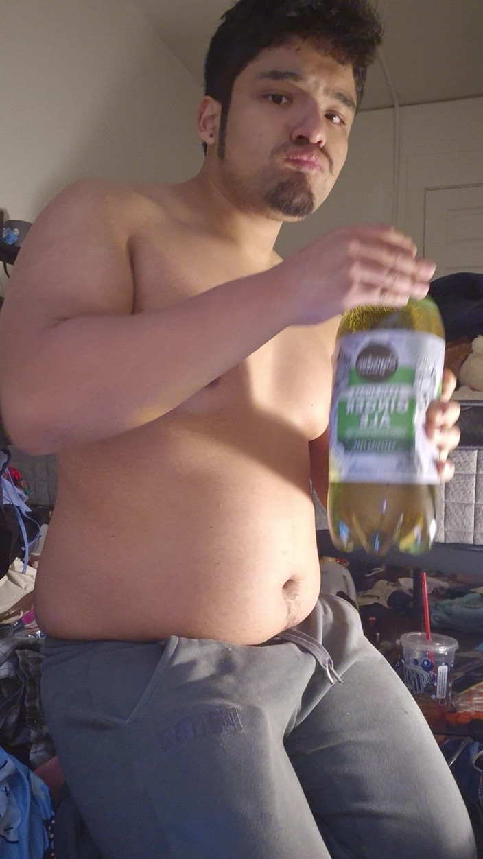 NakyJoss: Ginger Ale Chugging