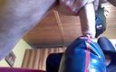 Laura on Heels: Laura sur des talons amateur 2021. Attachée sur un lit et...