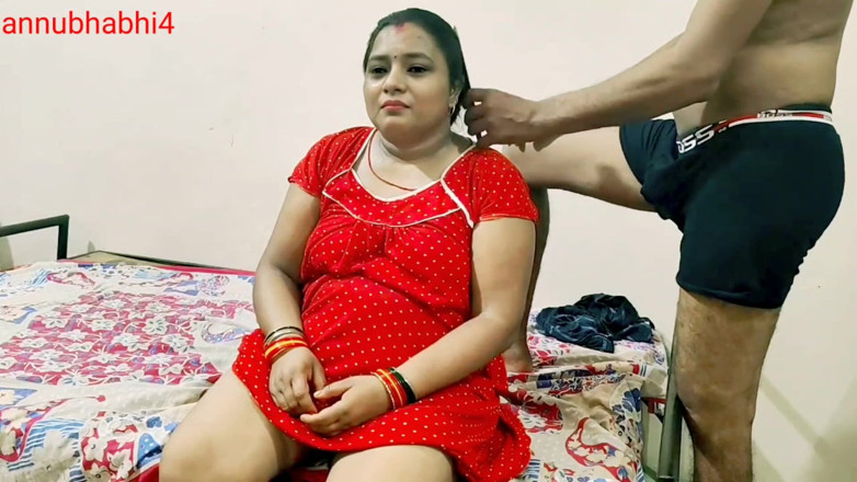 Annubhabhi4: Une bhabhi desi se fait baiser par son voisin