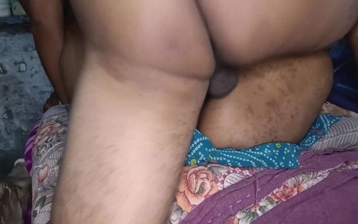 Yourgeeta8899: Tentativo anale - il villaggio Bhabhi Pooja ha provato l'anale per...