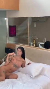 Nerd Tattooed with Big Dick Giving Her Ass to the Roludo
