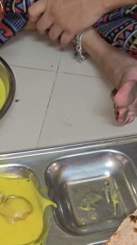 Bhabhi Ko Khana Khate Samaye Choda