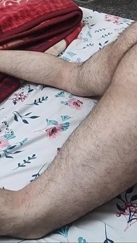 印度出轨人妻在废弃的房间里被她的情人偷偷地干了