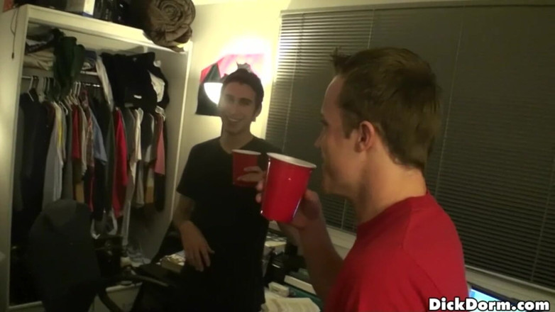 Reality Dudes: Reality Dudes - Every College Guy That Wants to Join a...