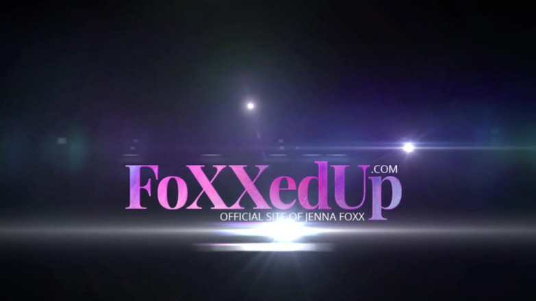 Jenna Foxx: Jenna Foxx和verronica Kirei制作性爱录像带！！