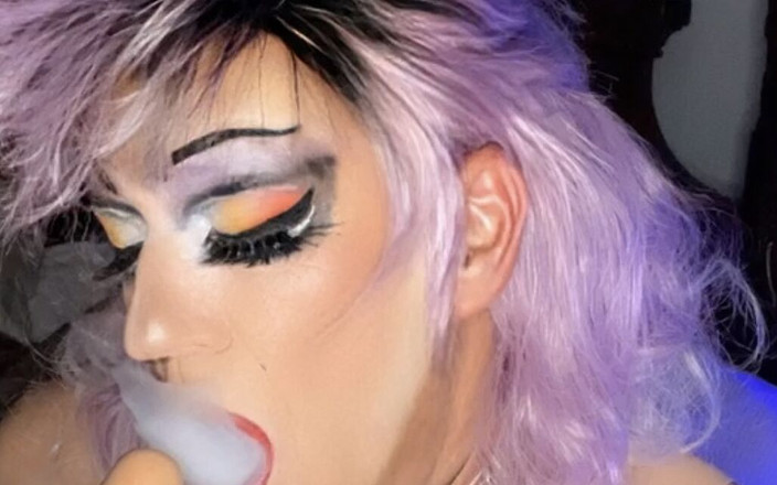 Shelly Robertss: 朋克摇滚荡妇