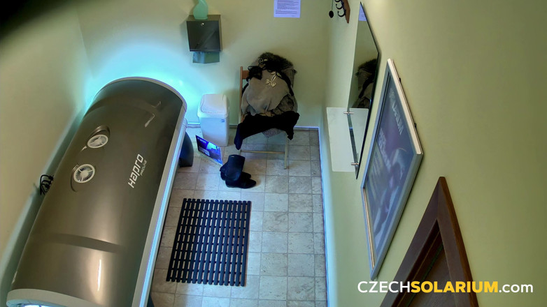 Czech Solarium: Czech Solarium 85: หีบนจอแสดงผลเต็มในห้องอาบแดด