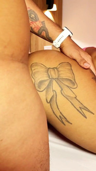 Stiefmutter Und Stiefsohn Teilen Sich Ein Bett Und Haben Sex