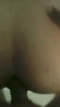 小柄で長い脚の美人、激しく激しく突かれました。