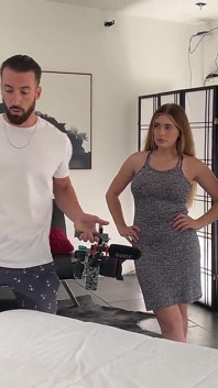 Asiatica matahală David Slinger primește prima pulă vreodată de la băiatul Bad Boy Jaxon Gray și este uriașă, Lindsay Lee Lings amândoi băieți!