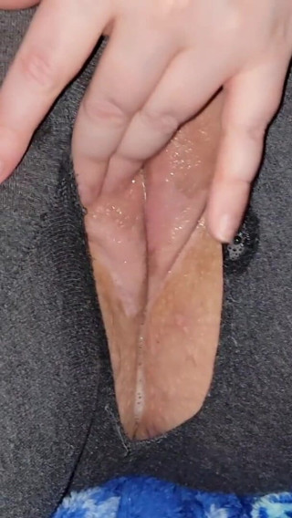 Big Booty Beauty: Bibir pepek basah gemuk si cantik berpantat besar diusik melalui...