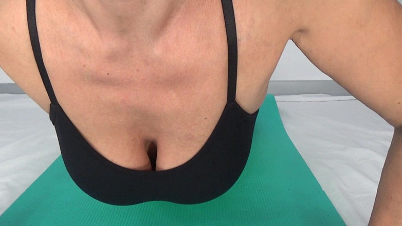 AnnaBUST: Gymnastique Matinale Nue