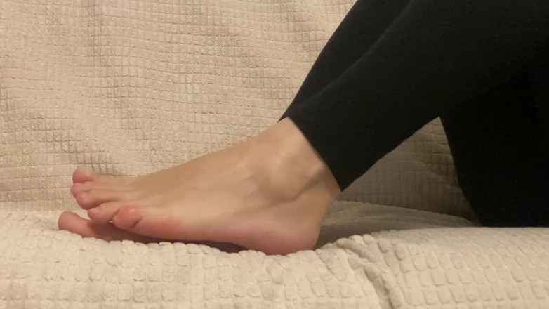 PriyaNaavya: Wichs auf meine füße, während ich dich igcke