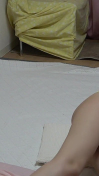 Kızlar Japonya'da sadece daire, bir kızın önden sikildiği mikro tanga bikininin egzersizi baştan çıkardığı bir oda