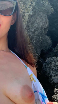 Divertimento Con Selfie E Tette Di Bellezza Che Fanno Esibizionismo in Beacch